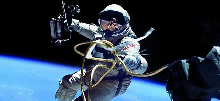ScienceFictionArchives.com will be part of the Outer Space exhibit, in Bonn, in Germany